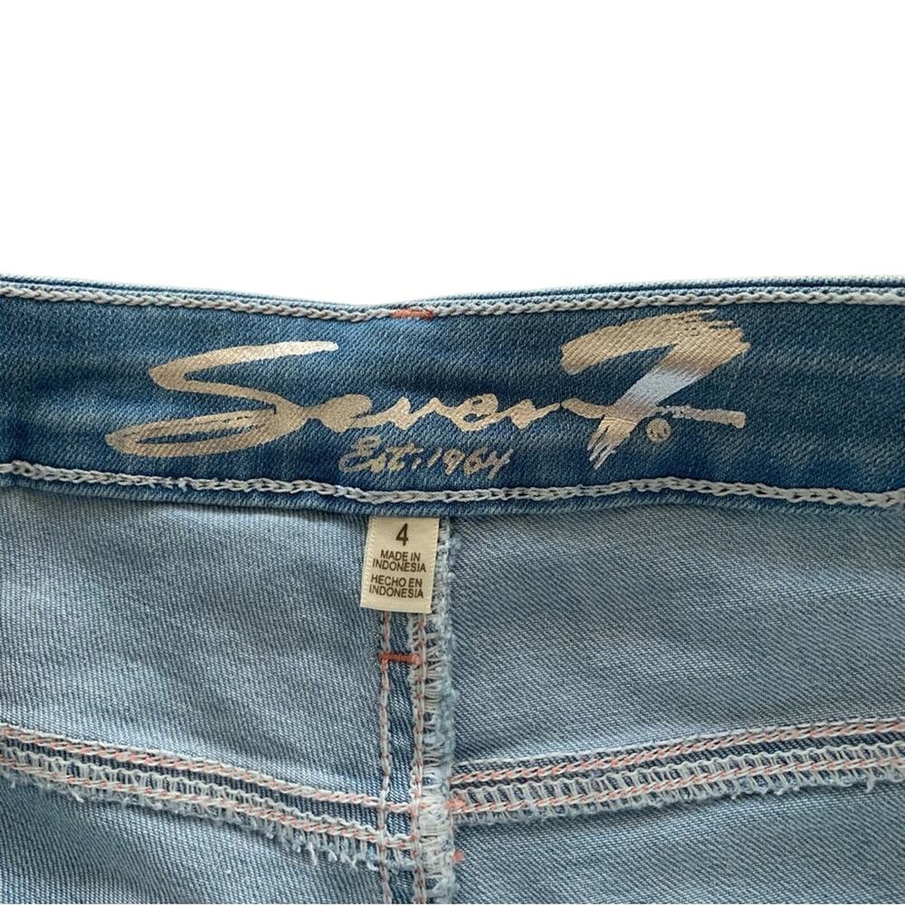 Seven7 Weekend Icy Blue Raw Hem Strechy Embroidered Sides Denim Shorts Size 4 - Picture 2 of 9